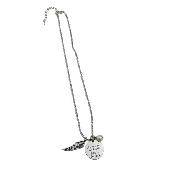“A piece of my heart lives in heaven" necklace - Picture 5 of 8